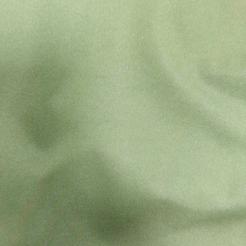 Fabraicí éadaí na bhFear agus na mBan T400 agus T8